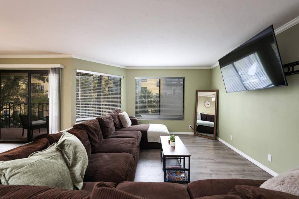 Chic Condo Steps From Petco Park San Diego Exterior photo