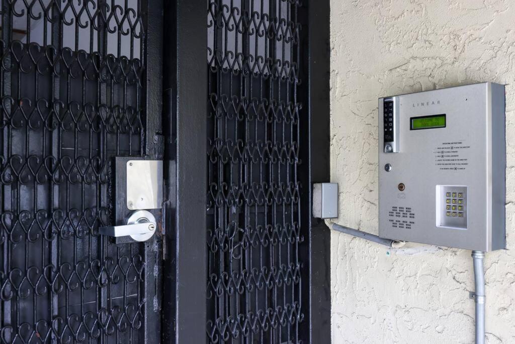 Chic Condo Steps From Petco Park San Diego Exterior photo